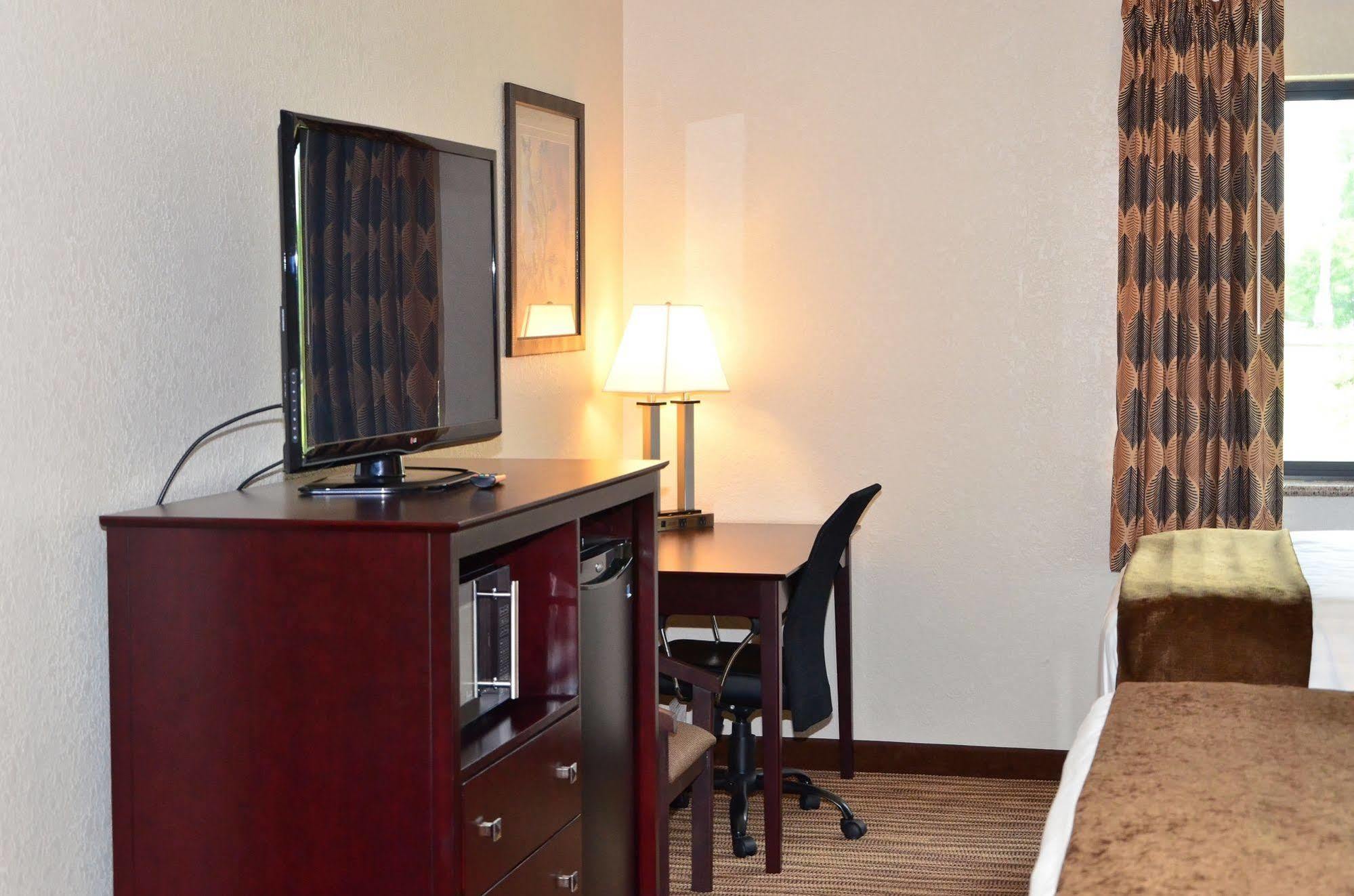 Cobblestone Inn & Suites - Clarion Экстерьер фото