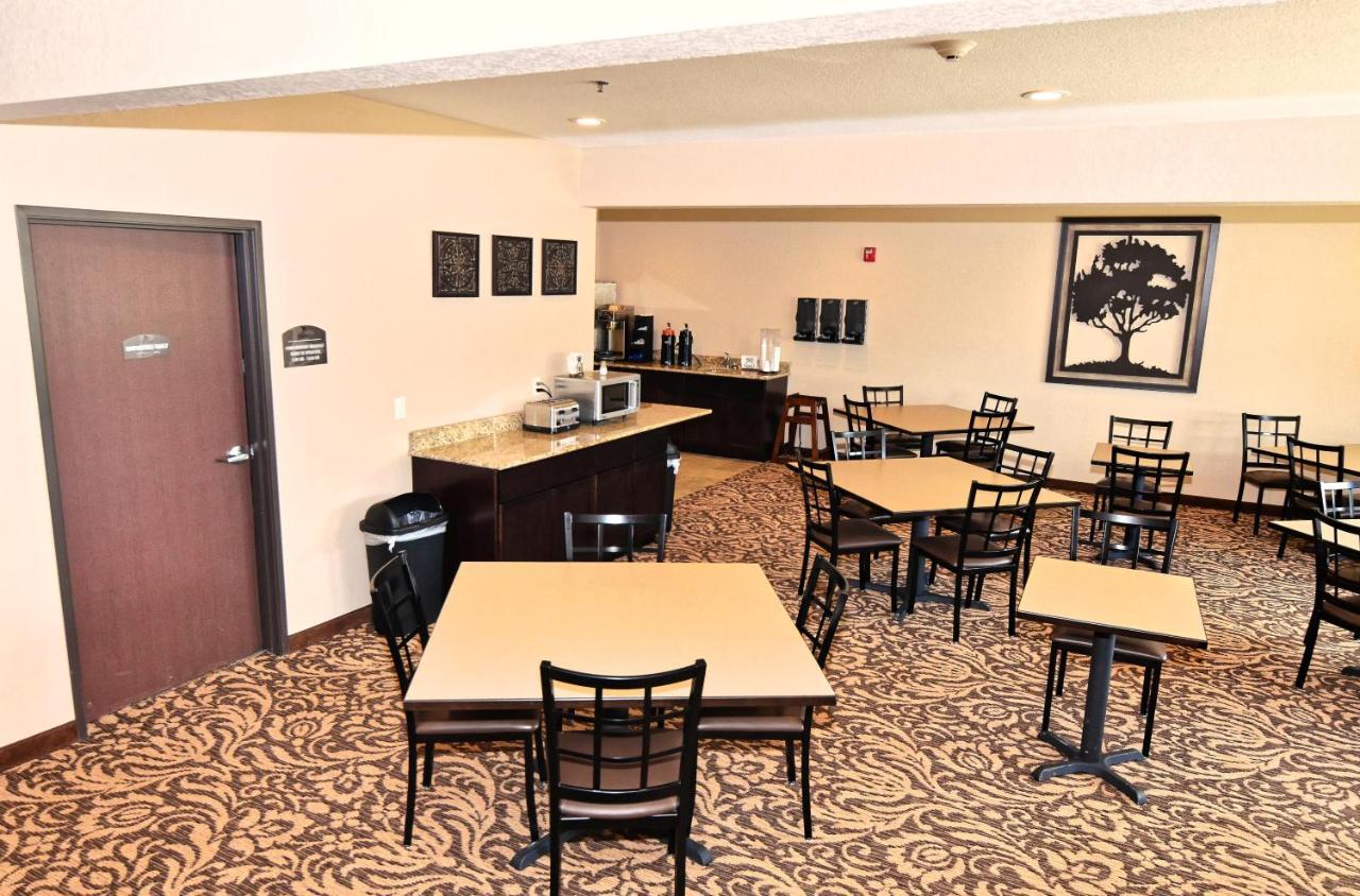 Cobblestone Inn & Suites - Clarion Экстерьер фото