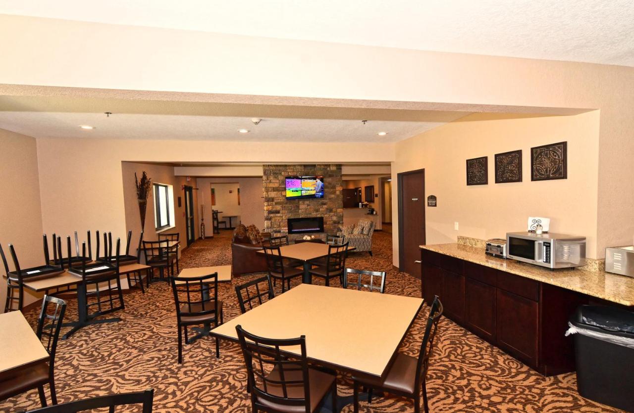 Cobblestone Inn & Suites - Clarion Экстерьер фото